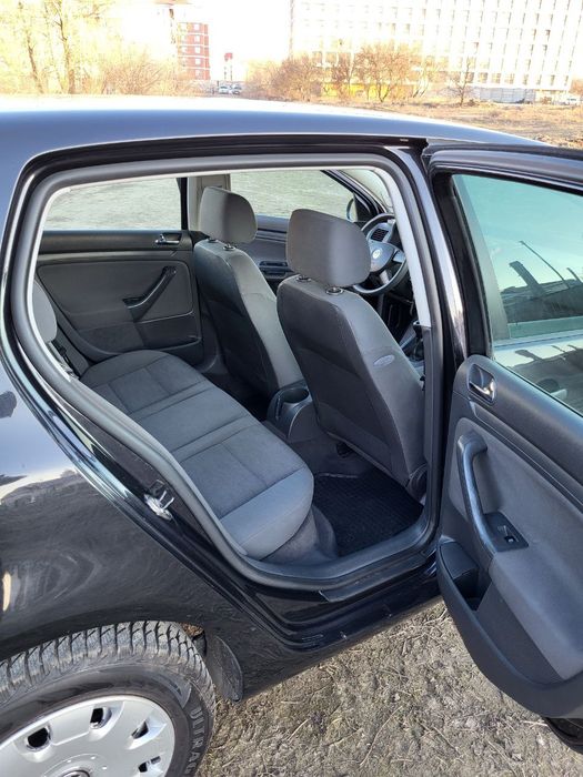Volkswagen GOLF 5- 1,4Mpi бенз МКПП!