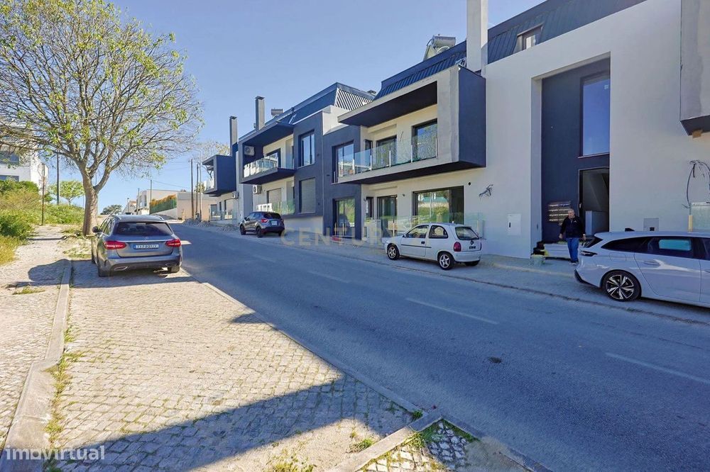 Prédio Charneca Caparica - Frações T1 e T2