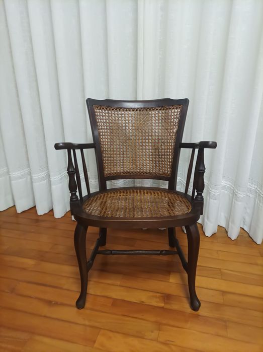 Cadeirão antigo restaurado estilo inglês em madeira de mogno