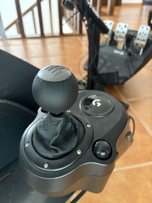 Playseat + Volante Logitech G29 com pedais – Setup Completo