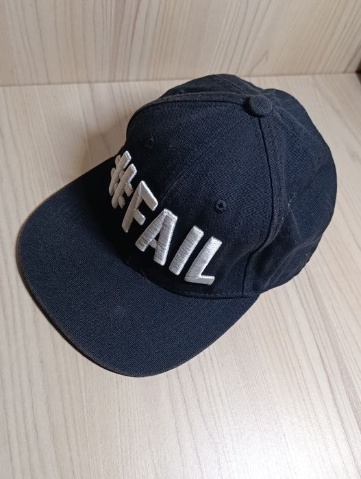 Кепка з написом (H&M)
