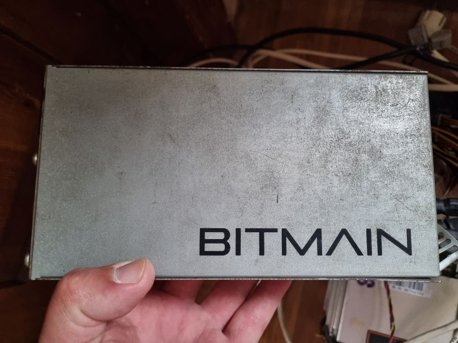 Майнери Bitmain Antminer S9 13.5Т і 14Т