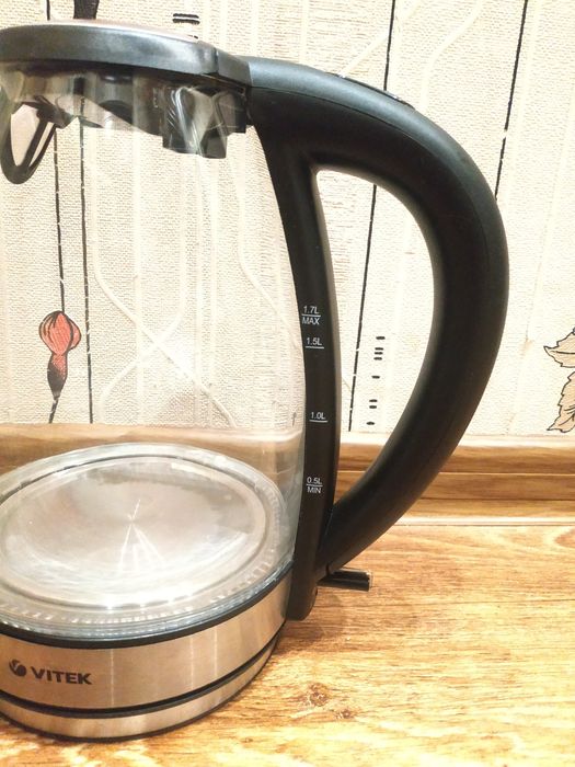 Электрочайник прозрачный Vitek 2200 Вт