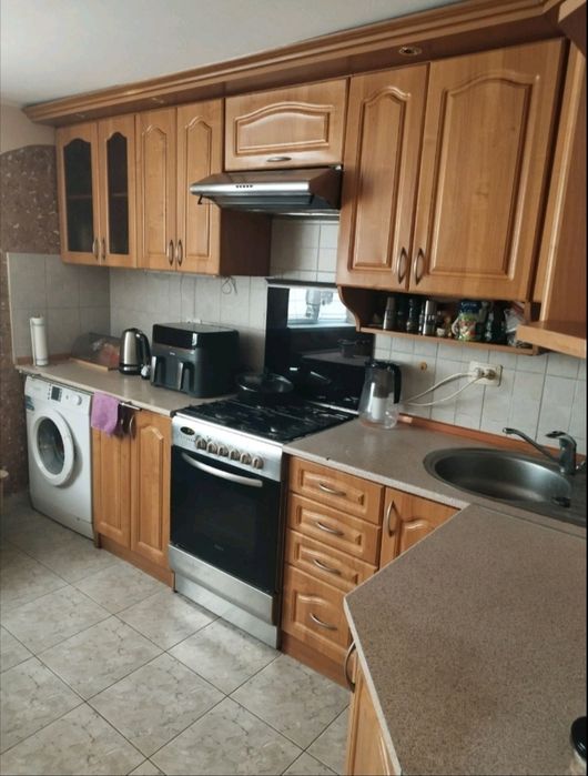 Продається пів особняк район вулиці Вовчинецькій