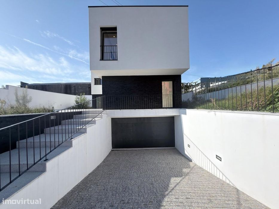 Moradia nova T4+1 em Gualtar