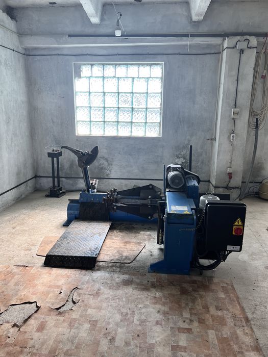 Комерційна нерухомість, заправка, шиномонтаж