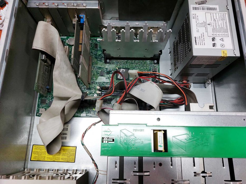 Stary komputer zabytek COMPAQ Deskpro 266 MHz
