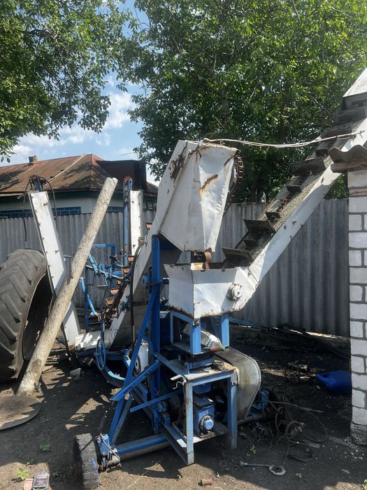 Зернометатель погрузчик зерна під відновлення