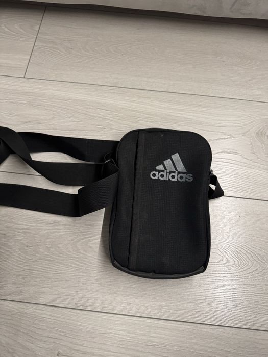 Saczetka Adidas na ramie