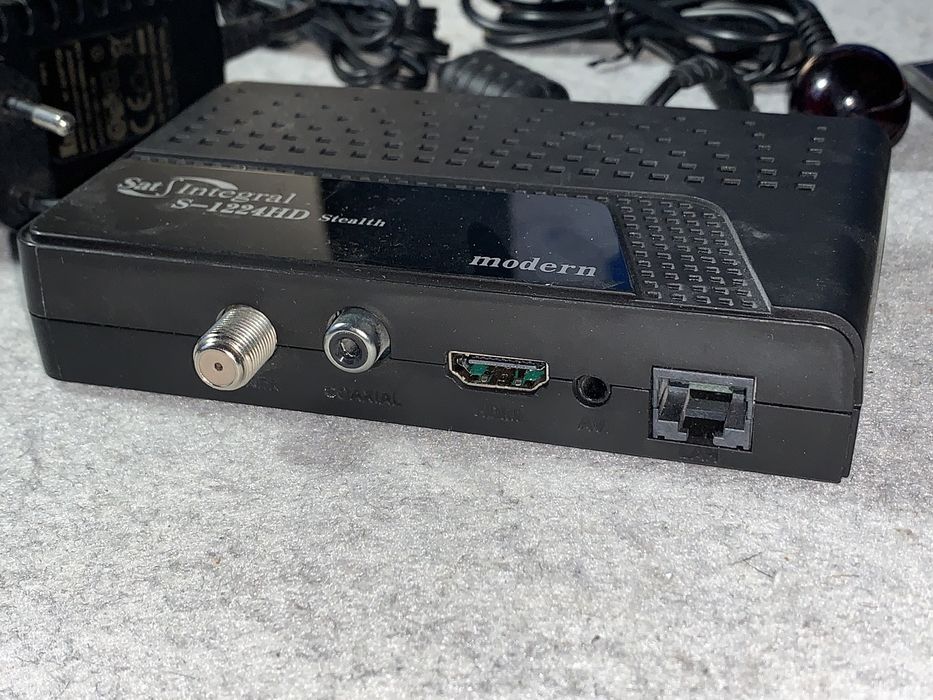 Супутниковий тюнер ресивер