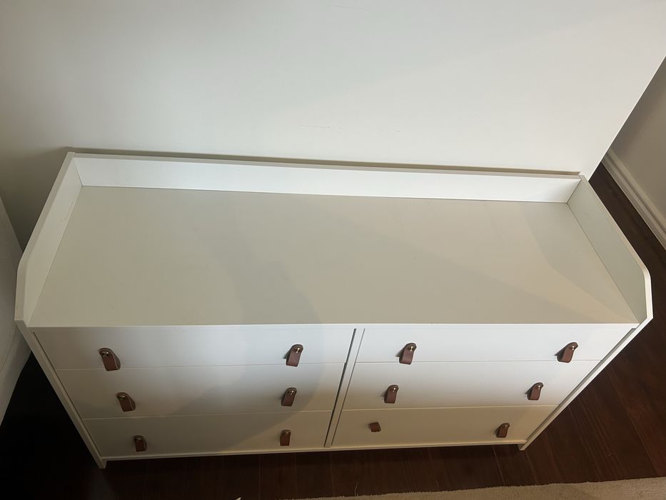 Cómoda Hauga ikea .