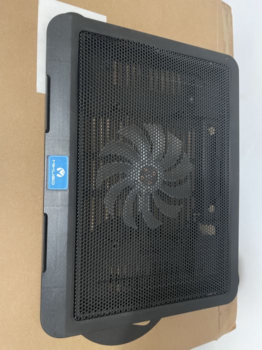 Notebook na caixa muito conservado