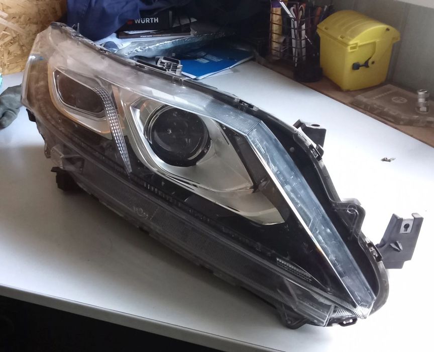 Lampa prawa przód Mitsubishi Eclipse Cross Full Led