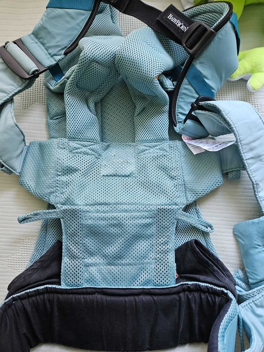 Marsúpio BabybjornCarrier One Azul Claro em excelente estado