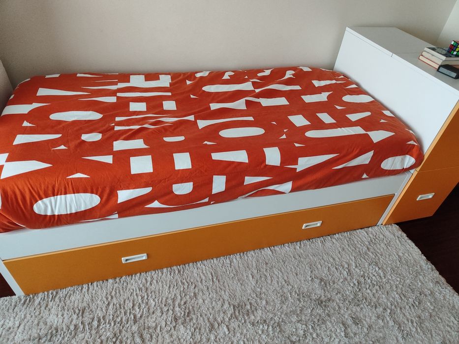 Mobiliário de quarto - cama com gavetão