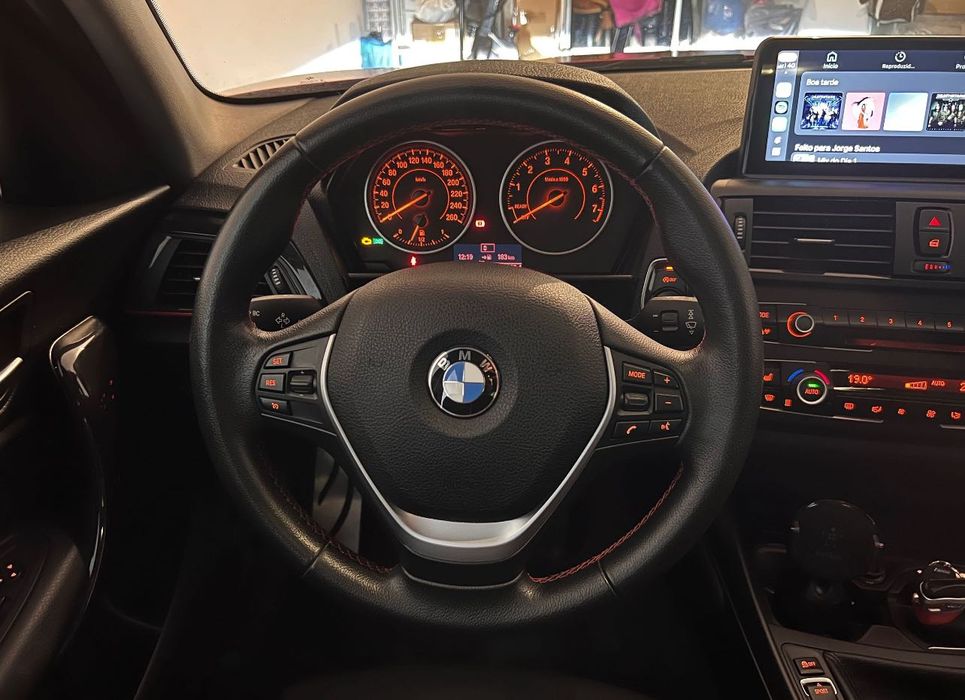 BMW Serie 1 116i (F20) - com 210cv - 4 cilindros
