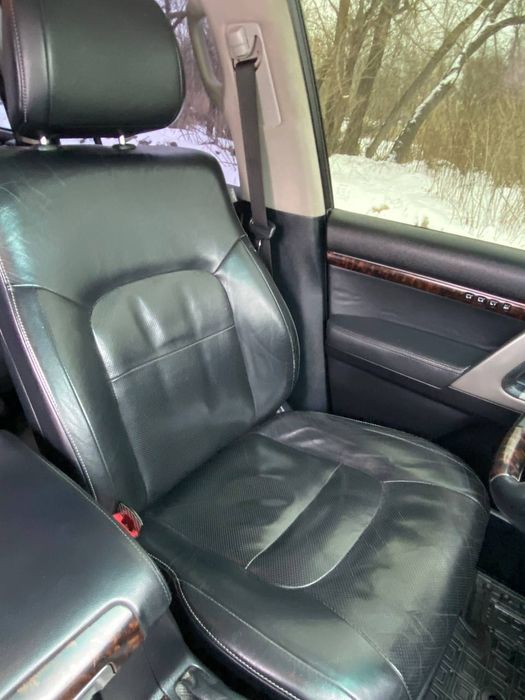 Toyota land cruiser 200