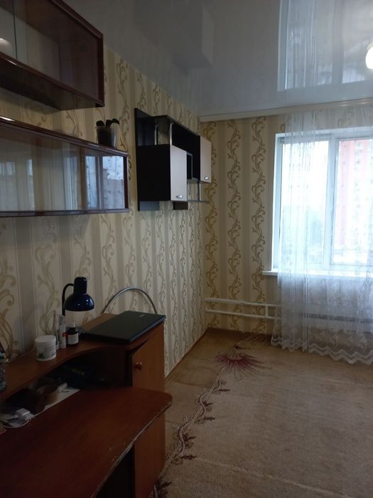 Здається кімната в гуртожитку з комунальними