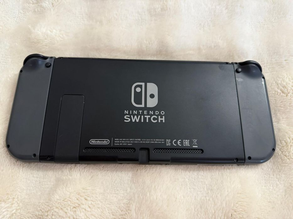 Nintendo Switch – 1. wersja, szare Joy-Cony