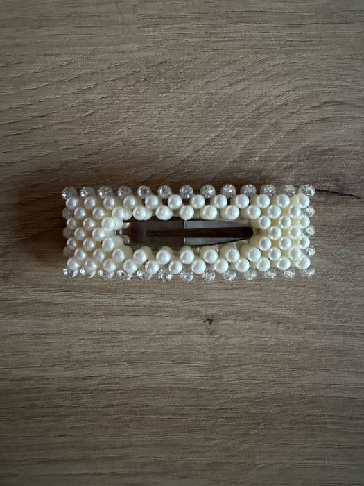 Piękna zdobna spinka