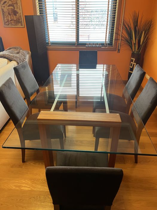 Mesa de jantar em vidro