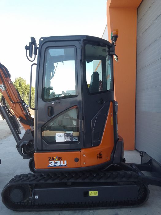 Mini giratória escavadora Hitachi ZX33U