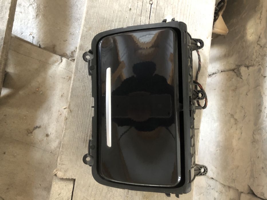 Попильничка БМВ Ф10, ф11 BMW F10, F11, 2010-2013 рік