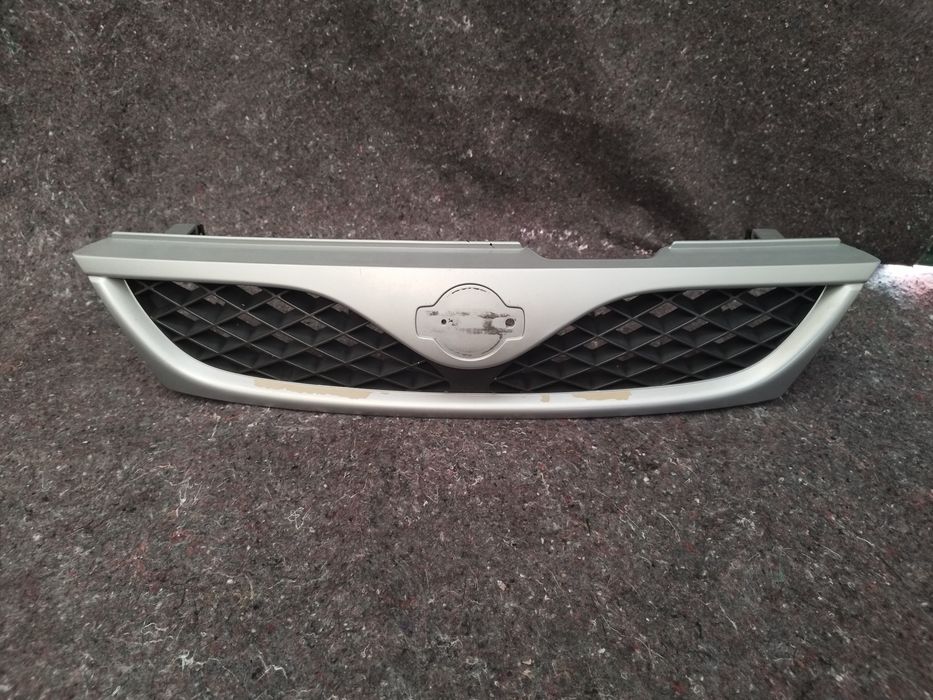 Grelha frontal Nissan Almera N15