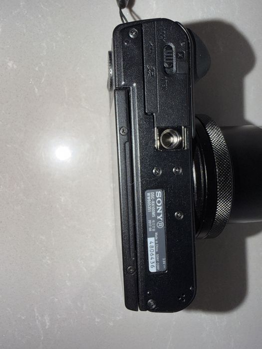 Sony Cyber-shot RX100 V DSC-RX100M5 + pokrowiec