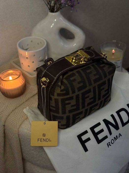 Жіноча сумочка Fendi