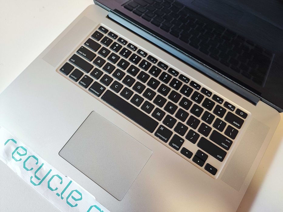 Apple Macbook Pro Retina 15'' A1398 i7 8GB Ram 256GB NVMe macOS Sonoma