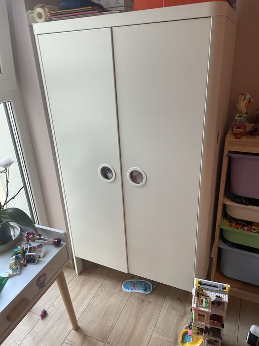Biała szafa Ikea Busunge dziecięca