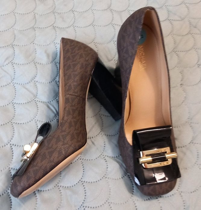 Pantofle/ buty na obcasie Michaela Korsa