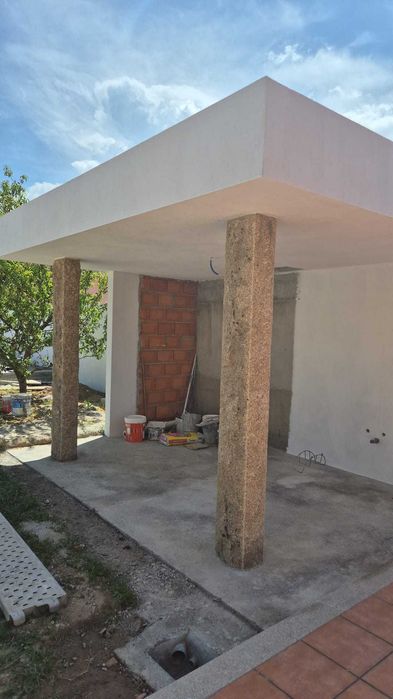 Construcao de piscinas churrasqueiras manutenção de jardins