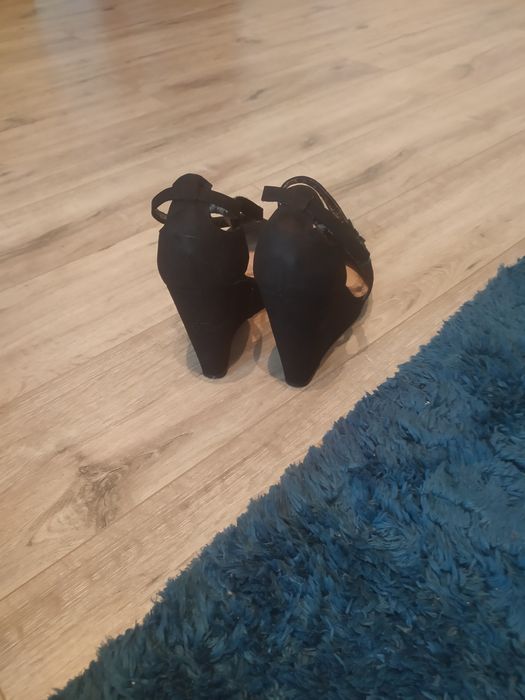 Sandały na koturnie buty letnie pantofle 38