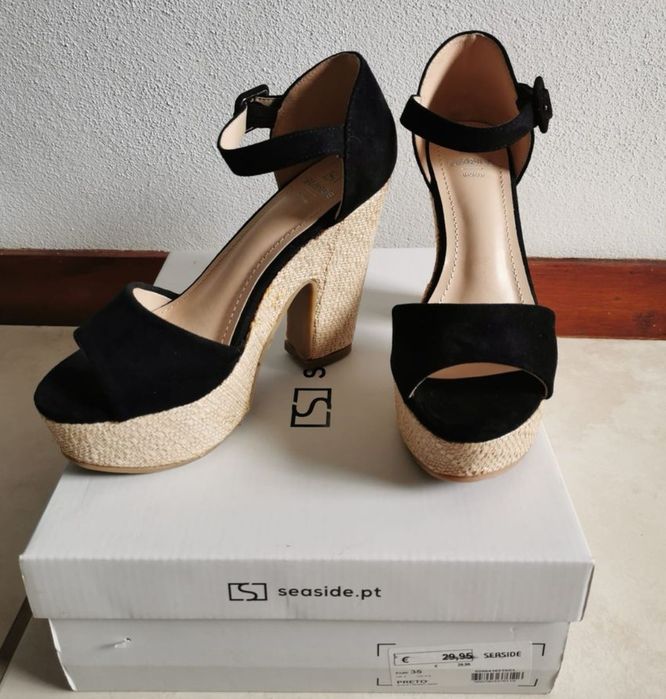 Sandálias pretas