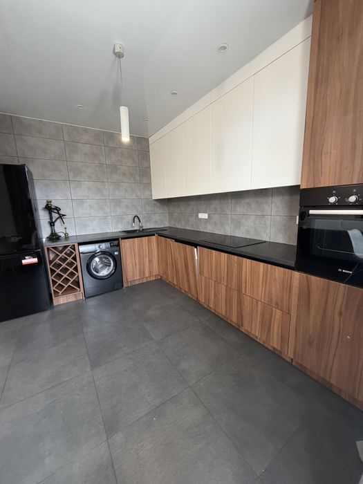Продаж 3к , 2-х рівневої квартири в жк Кришталеві джерела.