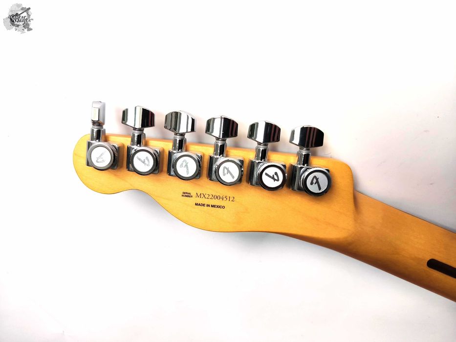 CLEARANCE Fender® Player Plus Noiseless Nashville Telecaster® '2022 Opal Spark Metallic