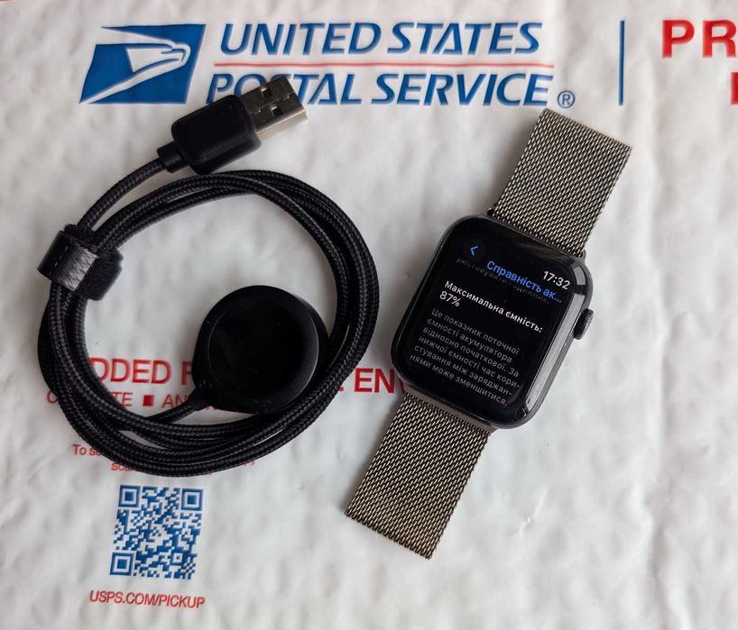 Доступні все працює  Apple Watch SE 44 Space Gray 87%