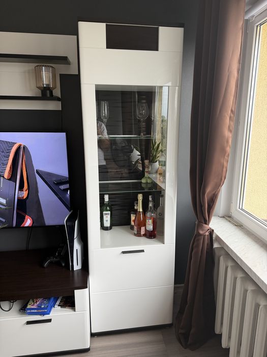 Zestaw szafka rtv komoda, przeszkolny barek i polki scienne