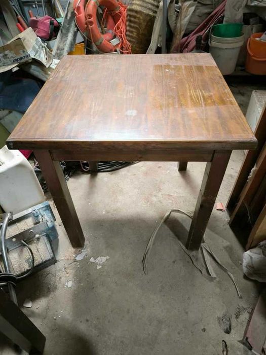 Mesa madeira castanha