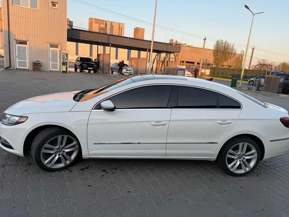 Volkswagen CC Luxury  2012