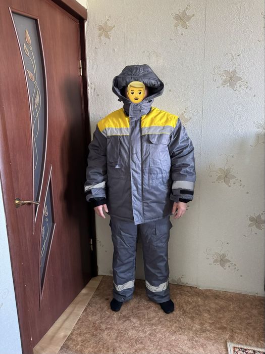 Продам зимовий утеплений робочий костюм