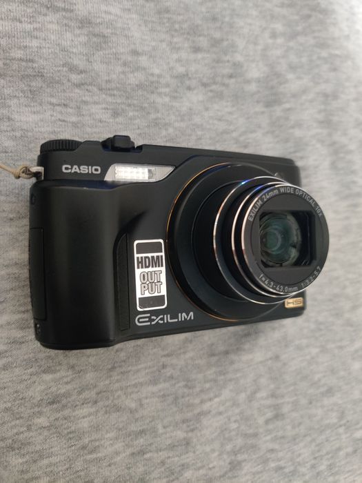 Casio Exilim EX-FH 100 Black Metal Фотоапарат фотокамера