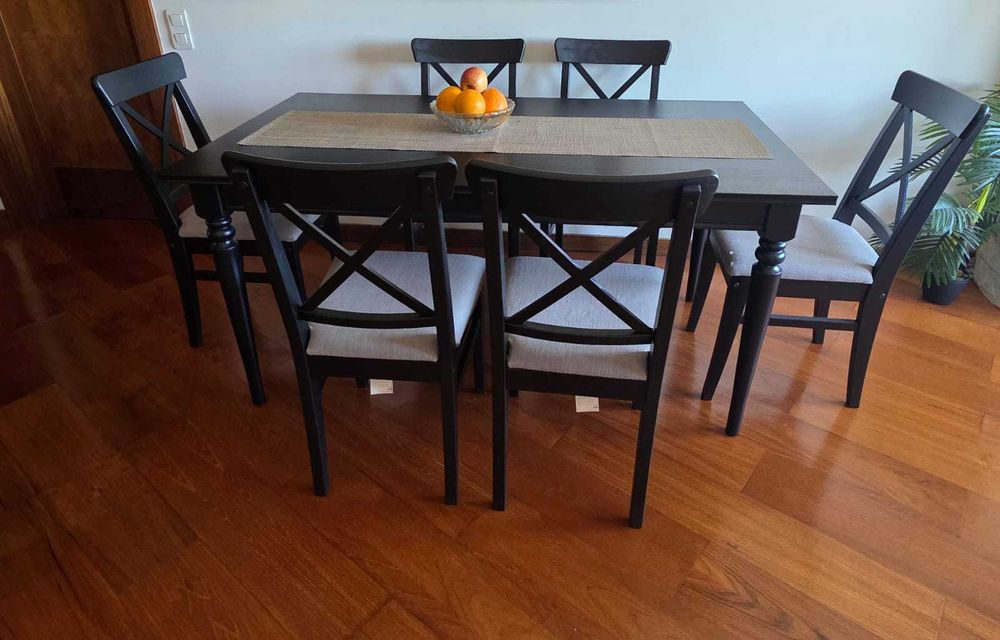 Elegante Conjunto de Mesa de Jantar - Madeira Preta - Expansível