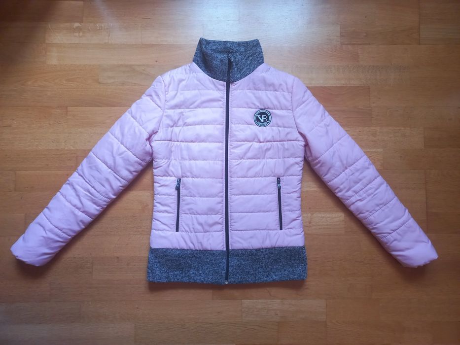 Жіноча куртка вітривка розмір S