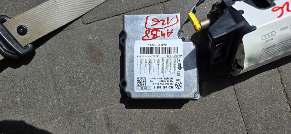 Deska rozdzielcza kokpit Audi A4 B8 Europa orginał ACHAT