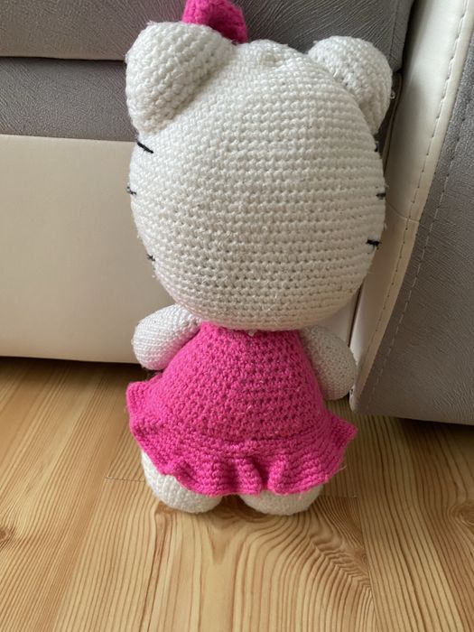 Szydełkowa maskotka hello kitty