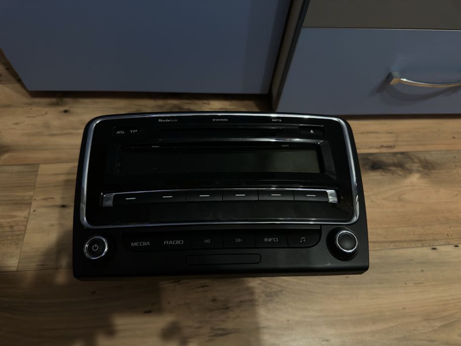 Штатная магнитола оригинал Skoda Superb2