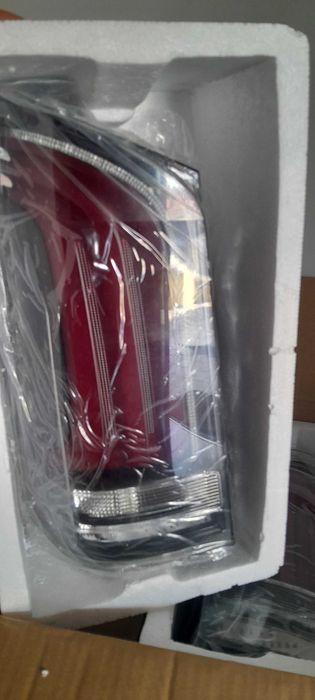Faróis Traseiros Mercedes-Benz V-Class (novos-usados)